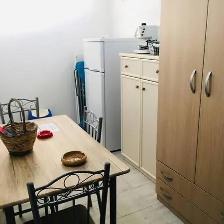 Depandance Maria Con Terrazza شقة ماريتيما
